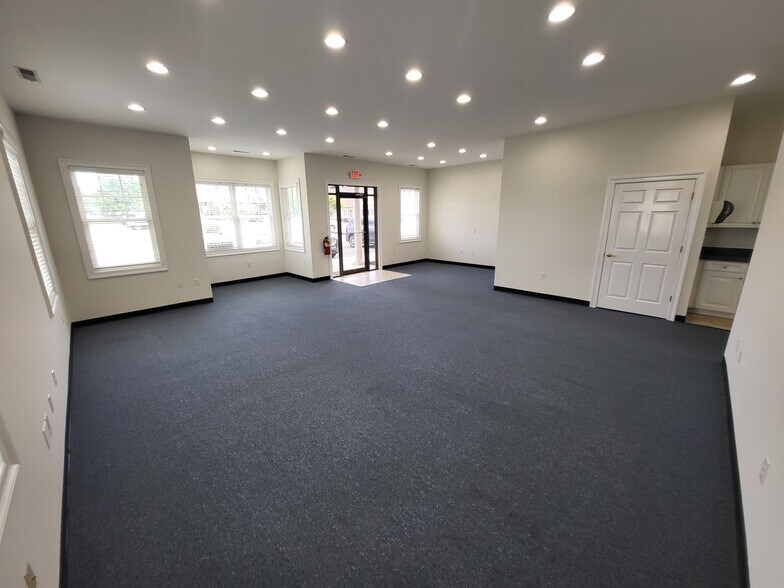 More Photos Of 8626 Brooks Dr, Easton Office For Lease