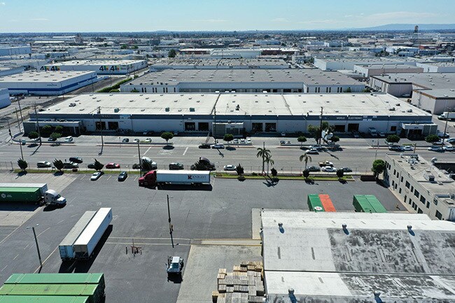 More Photos Of 2610-2660 E 37th St, Vernon Warehouse For Lease