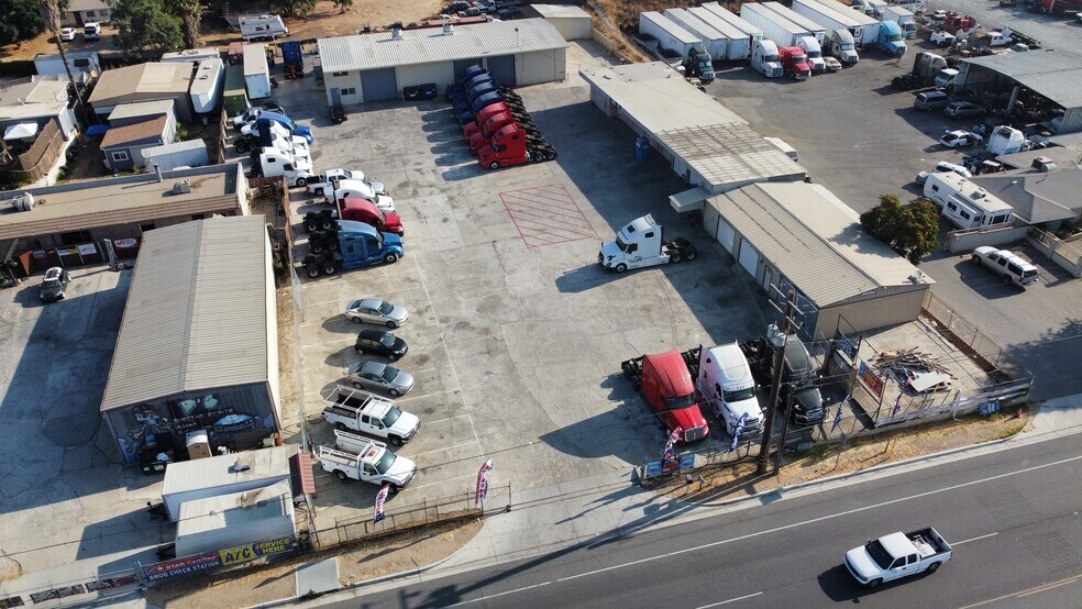 More Photos Of 10565 Limonite Ave, Jurupa Valley Warehouse For Lease