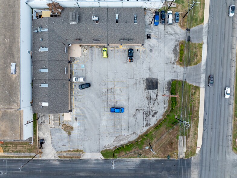 More Photos Of 6904- Bandera Rd, San Antonio Unknown For Lease