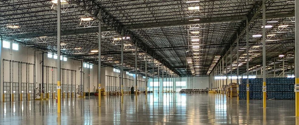 More Photos Of 7295 Mason Rd, Puslinch Warehouse For Lease
