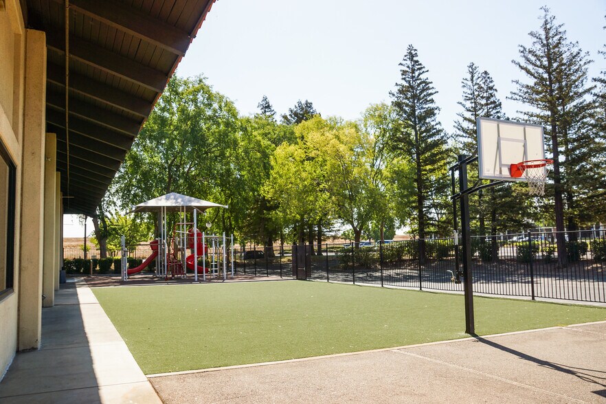More Photos Of 3750 Rosin Ct, Sacramento Office For Lease