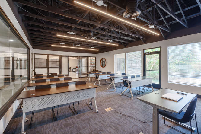 More Photos Of 8900 Business Park Dr, Austin Office For Sale