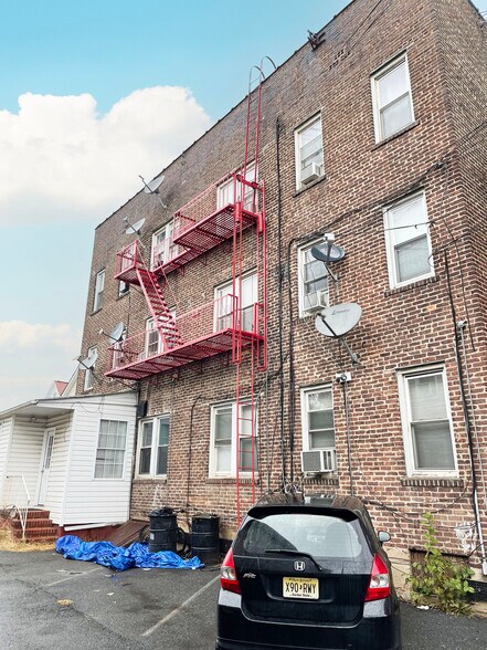 More Photos Of 1110 S Wood Ave, Linden Apartments For Sale