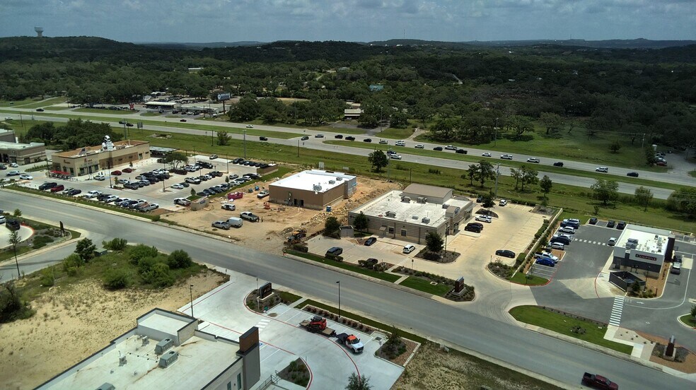 More Photos Of 438 Singing Oaks, Spring Branch General Retail For Sale