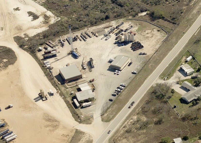 More Photos Of 2075 FM 186, Carrizo Springs Truck Terminal For Sale