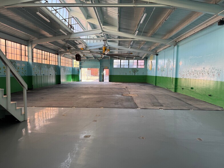 More Photos Of 1728 Maple Ave, Los Angeles Warehouse For Sale