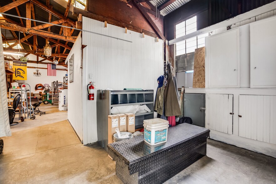 More Photos Of 5526 San Pablo Ave, Oakland Auto Repair For Sale
