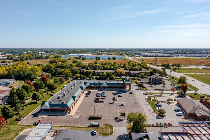 More Photos Of 19-75 S Randall Rd, North Aurora Unknown For Lease