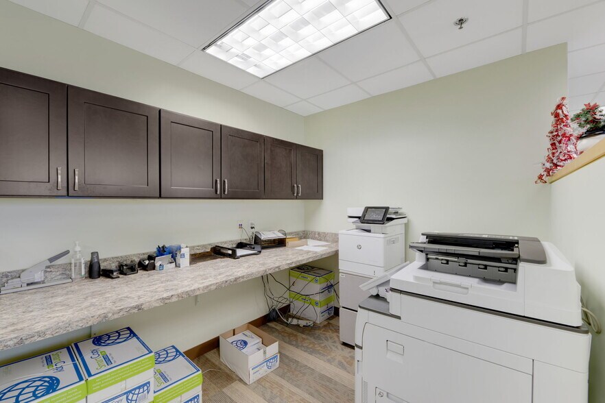 More Photos Of 4235 28th Ave, Marlow Heights Office For Sale