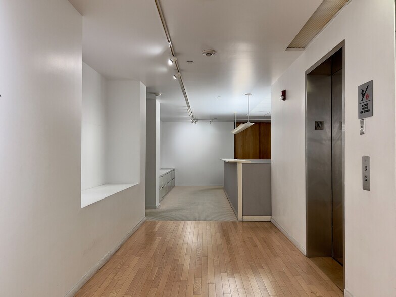 More Photos Of 2100 Ponce De Leon Blvd, Coral Gables Office For Lease