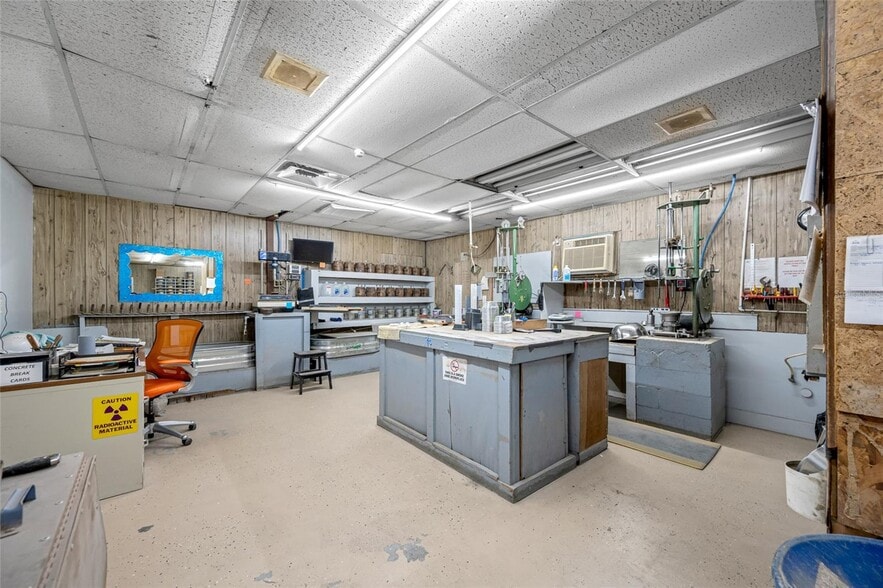 More Photos Of 5802 N Occident St, Tampa Industrial For Sale