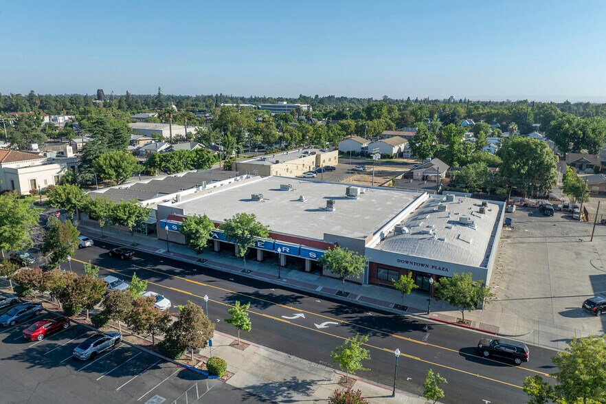 More Photos Of 345 W 18th St, Merced Storefront For Sale