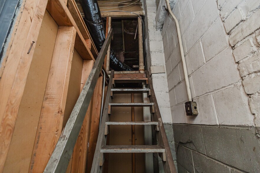 More Photos Of 470 N Seneca St, Wichita Warehouse For Sale