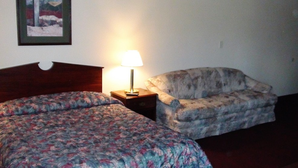 More Photos Of 265 Colonels Dr, Columbus Junction Hotel For Sale