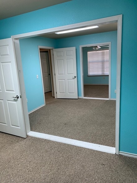 More Photos Of 1310 Weatherford Hwy, Granbury Light Distribution For Lease