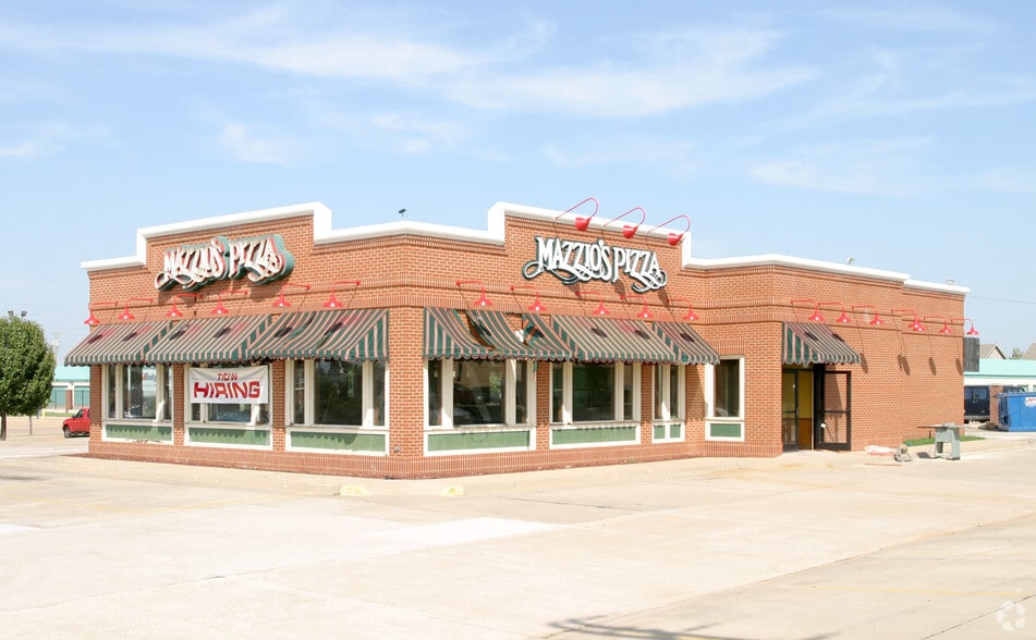 More Photos Of 12112 N Pennsylvania Ave, Oklahoma City Restaurant For Lease