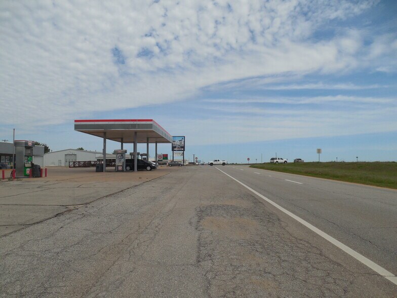 More Photos Of 10226 S 81 Hwy, Waukomis Hotel For Sale