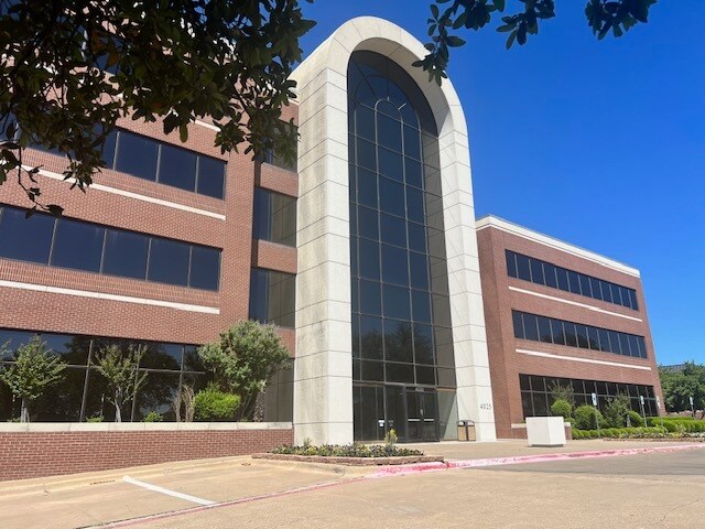 Primary Photo Of 4025 Woodland Park Blvd, Arlington Office For Lease