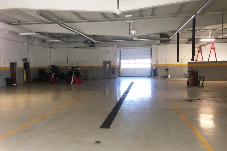 More Photos Of 15354 S Dixie Hwy, Monroe Auto Dealership For Sale