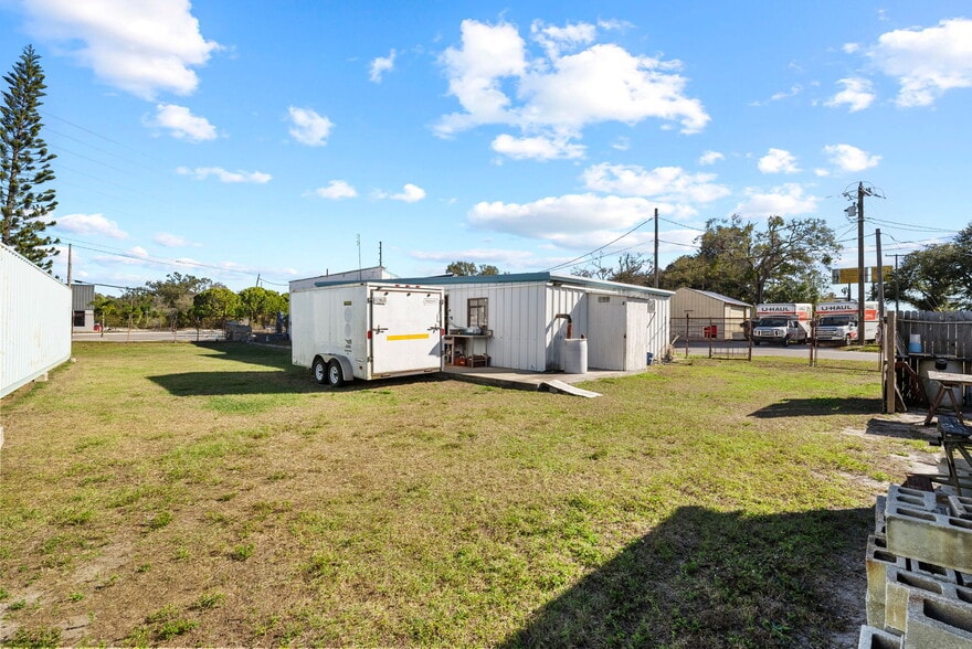 More Photos Of 6600 Haines Rd N, Saint Petersburg Auto Repair For Sale