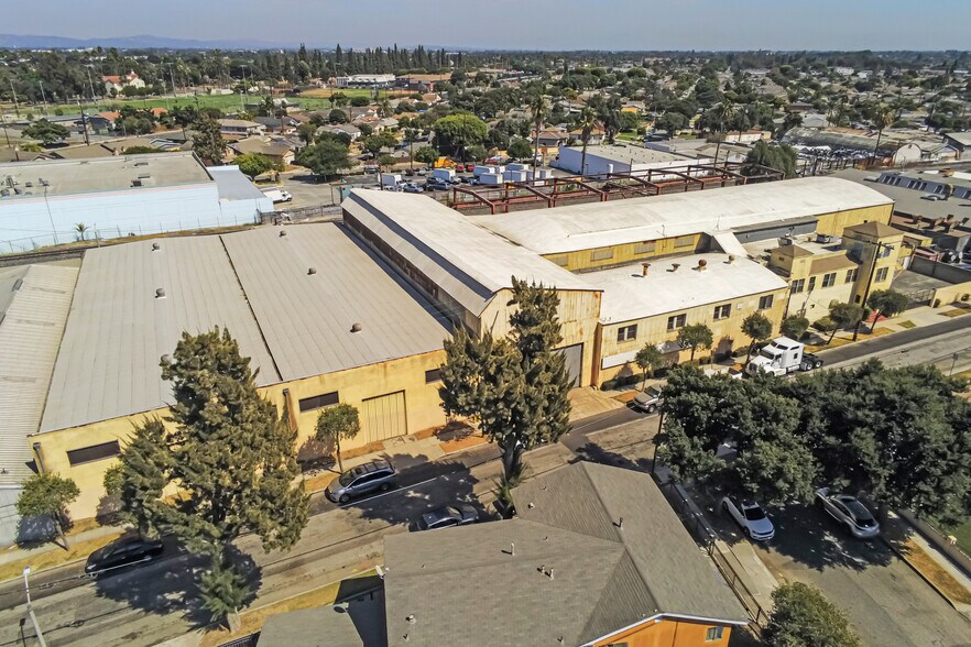 More Photos Of 11810 Center St, South Gate Manufacturing For Lease