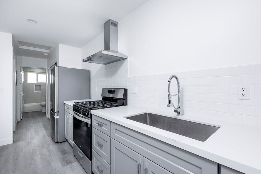 More Photos Of 2749 S Mansfield Ave, Los Angeles Apartments For Sale