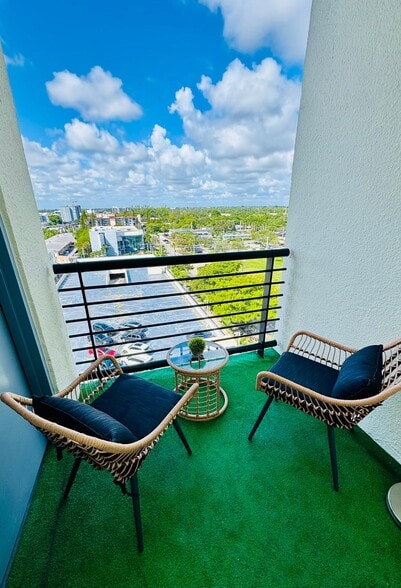 More Photos Of 12550 Biscayne Blvd, North Miami Medical For Sale