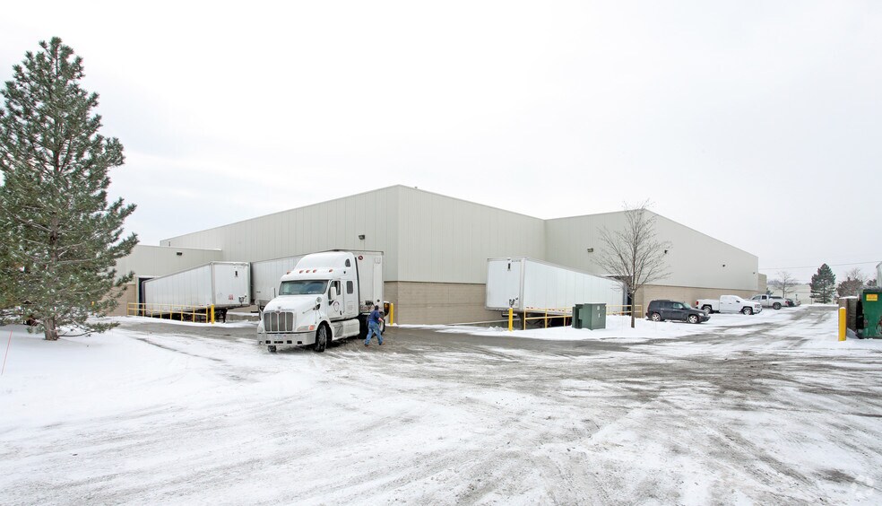 More Photos Of 45 Northpointe Dr, Lake Orion Manufacturing For Lease