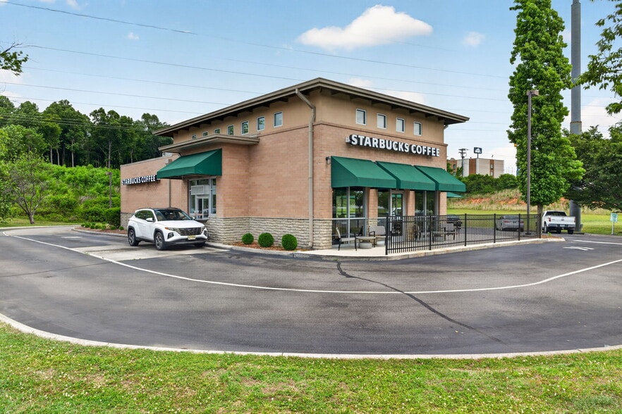 More Photos Of 1105 Interstate Dr, Cookeville Freestanding For Sale