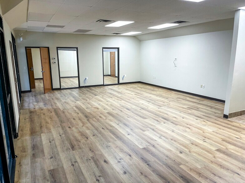 More Photos Of 2099 N Collins Blvd, Richardson Office For Lease