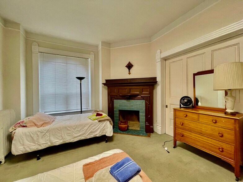 More Photos Of 1544 Pearl St, Denver Office Residential For Sale