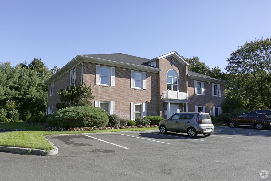 Primary Photo Of 181 Smithtown Blvd, Nesconset Office For Lease