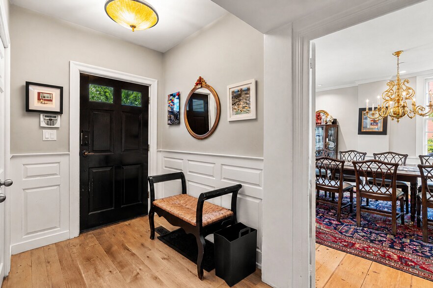 More Photos Of 314 Essex St, Salem Specialty For Sale