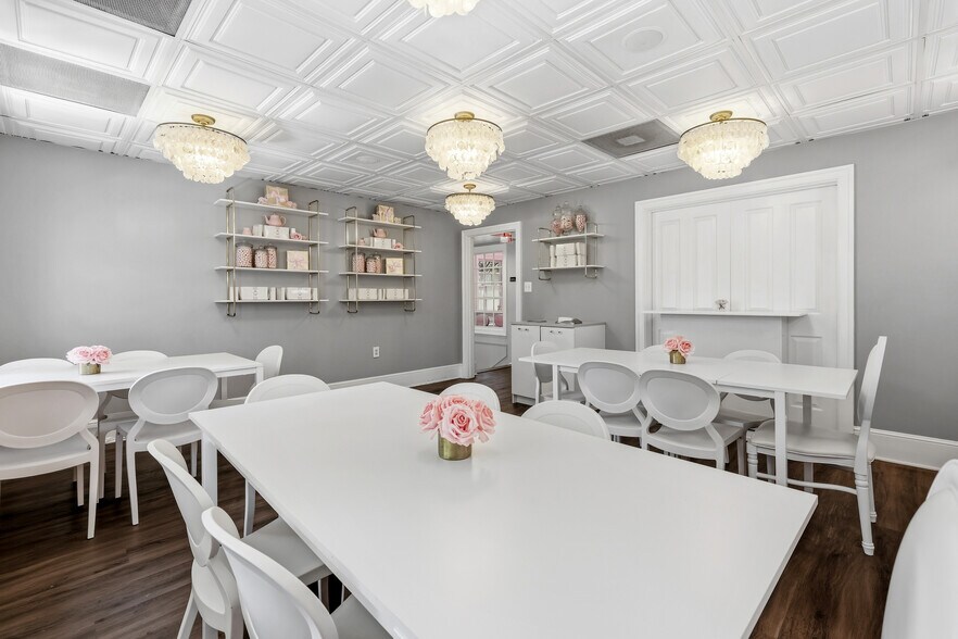 More Photos Of 3 E Market St, Leesburg Office For Sale