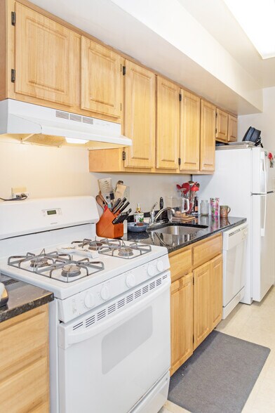 More Photos Of 7806-7820 Tilbury St, Bethesda Apartments For Sale