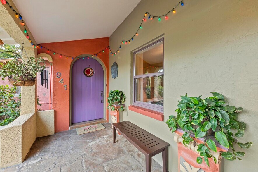 More Photos Of 941 Virginia Dr, Sarasota Specialty For Sale