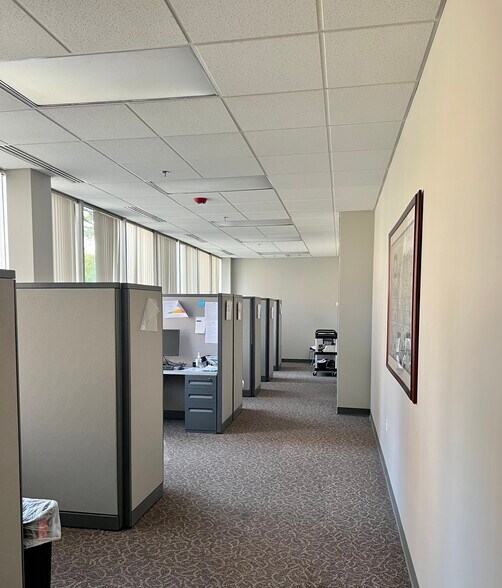 More Photos Of 50 Maple St, Springfield Medical For Lease