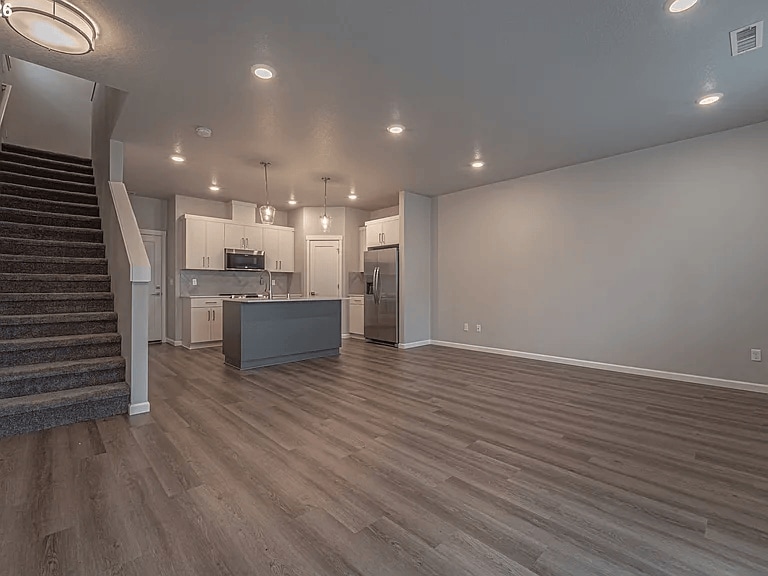 More Photos Of 16324 NE 21st St, Vancouver Multifamily For Sale