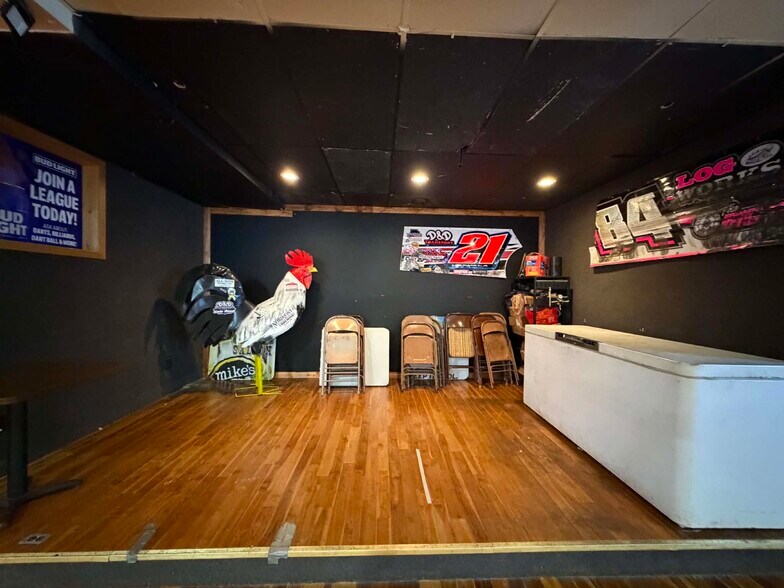 More Photos Of 48 S 5th St, Barron Sports And Entertainment For Sale
