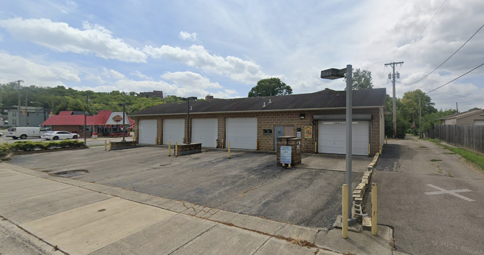 Primary Photo Of 301 S Main St, Miamisburg Carwash For Sale