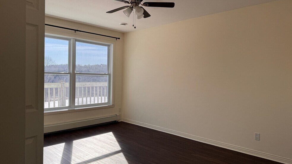 More Photos Of 292 South St, Blue Hill Office For Sale