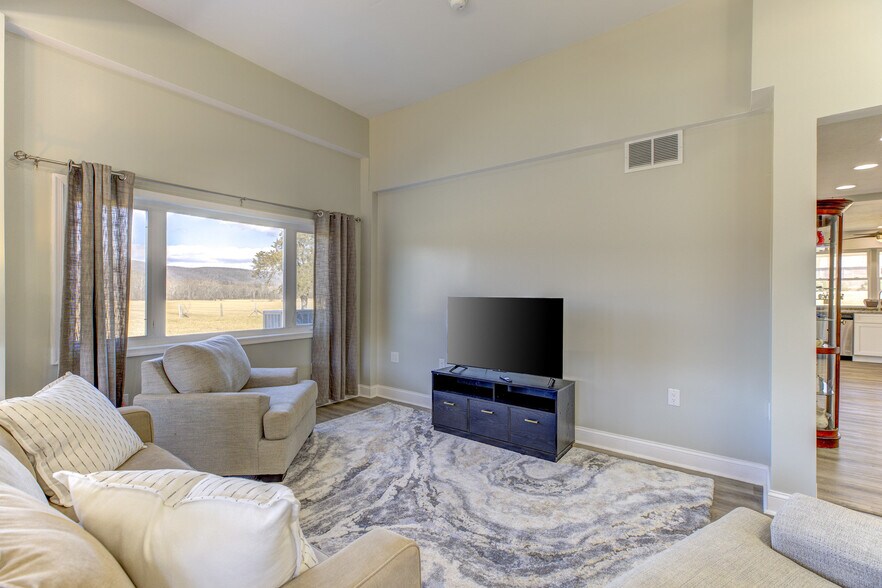 More Photos Of 1565 Seven Fountains Rd, Fort Valley Specialty For Sale