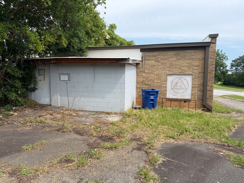 More Photos Of 349 E Saint John St, Spartanburg Office For Sale