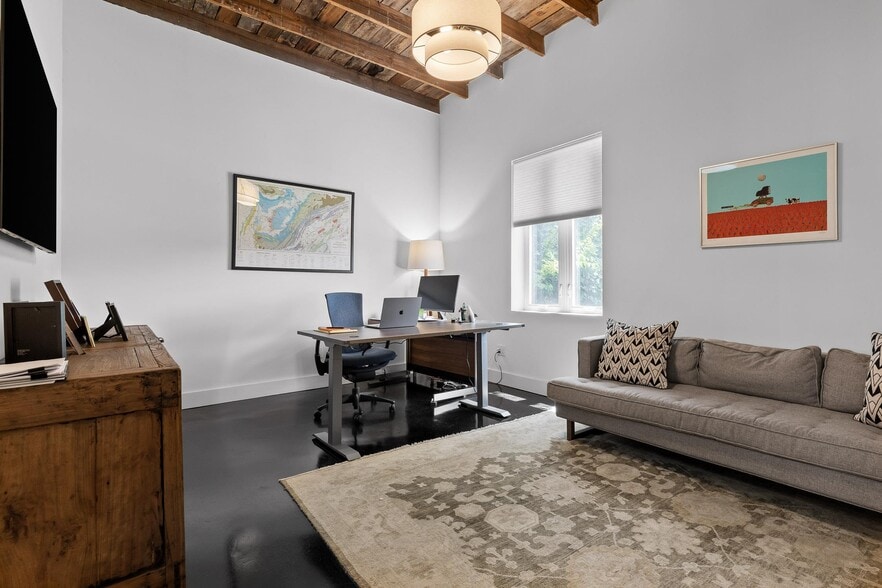 More Photos Of 1412 E Main St, Chattanooga Office For Lease