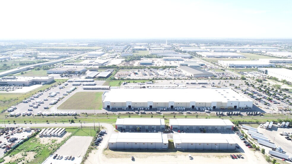 More Photos Of 7637 FM 3009, Schertz Light Distribution For Sale