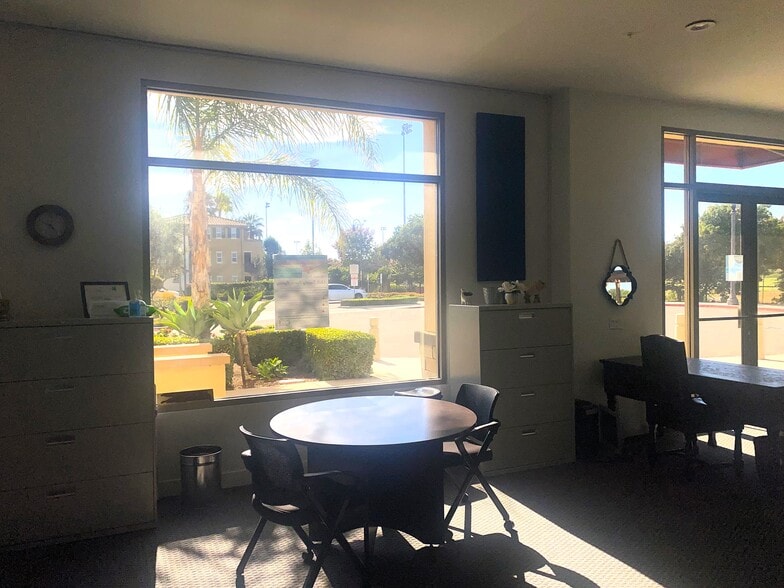 More Photos Of 202 Village Commons Blvd, Camarillo Storefront Retail Residential For Sale