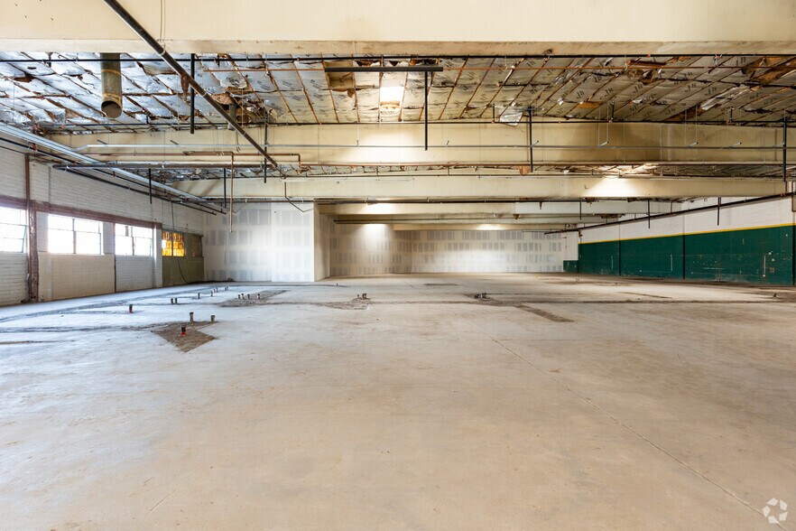 More Photos Of 3049 La Cienega Blvd, Culver City Warehouse For Lease
