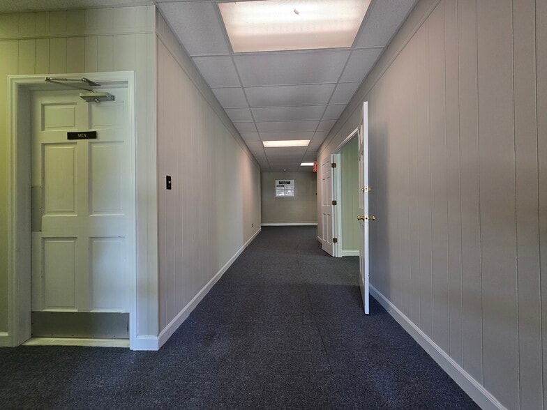 More Photos Of 404 St Andrews Dr, Greenville Office For Lease