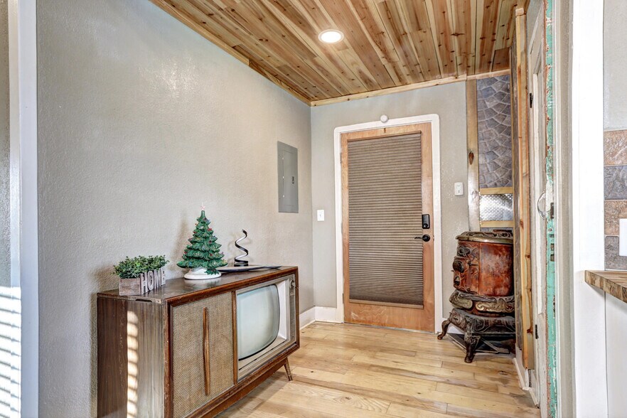 More Photos Of 280 S Main St, Brighton Storefront Retail Residential For Sale